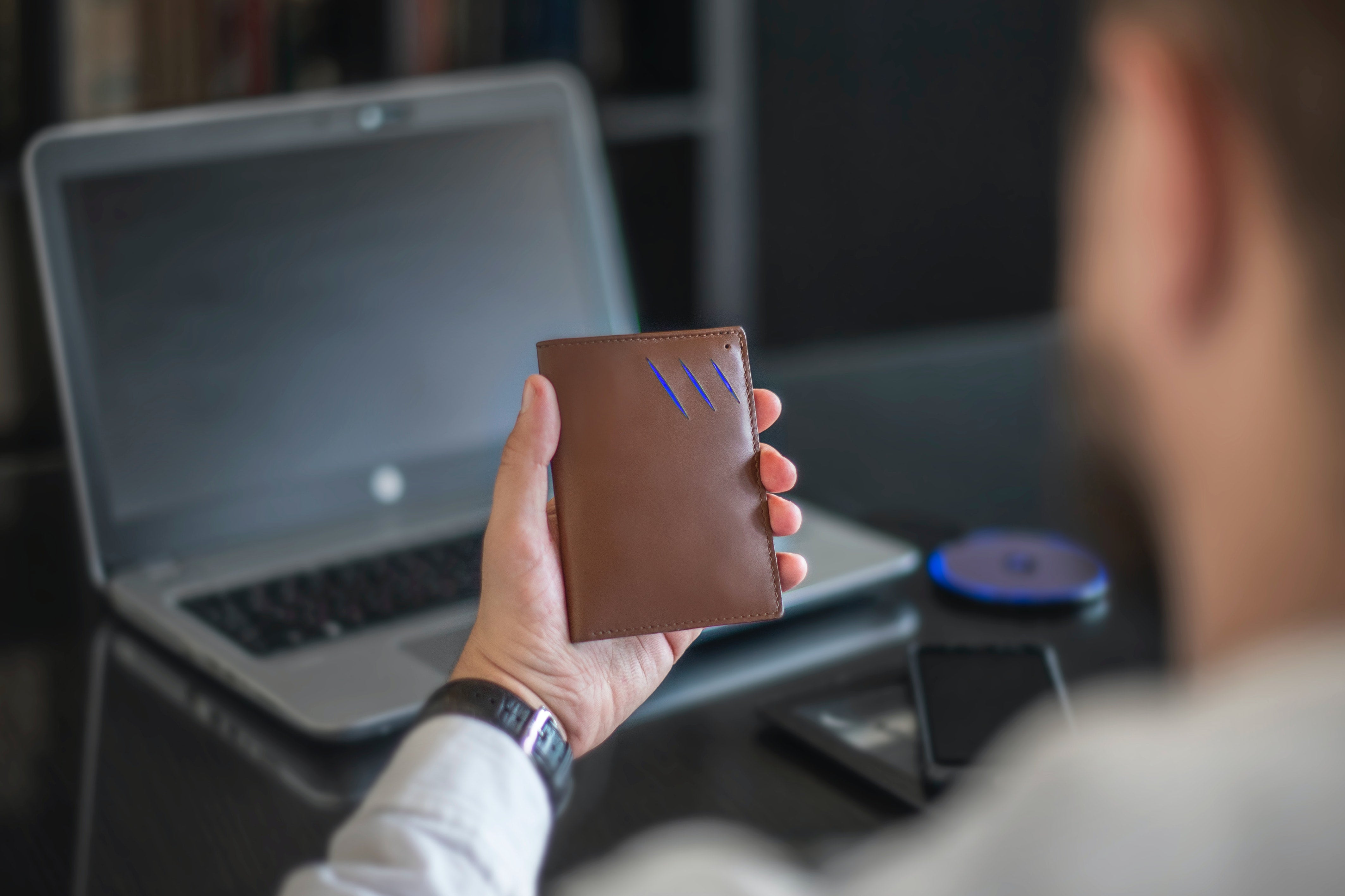 Top 5 Wallets in the World for Men and Women – Ozerlo.com
